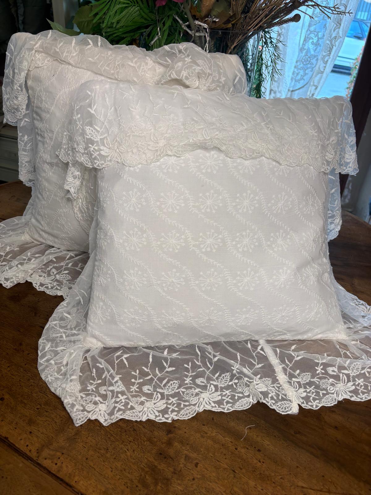 Dentelle Collection