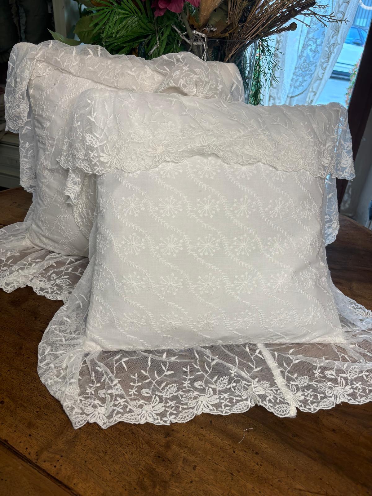 Dentelle Collection